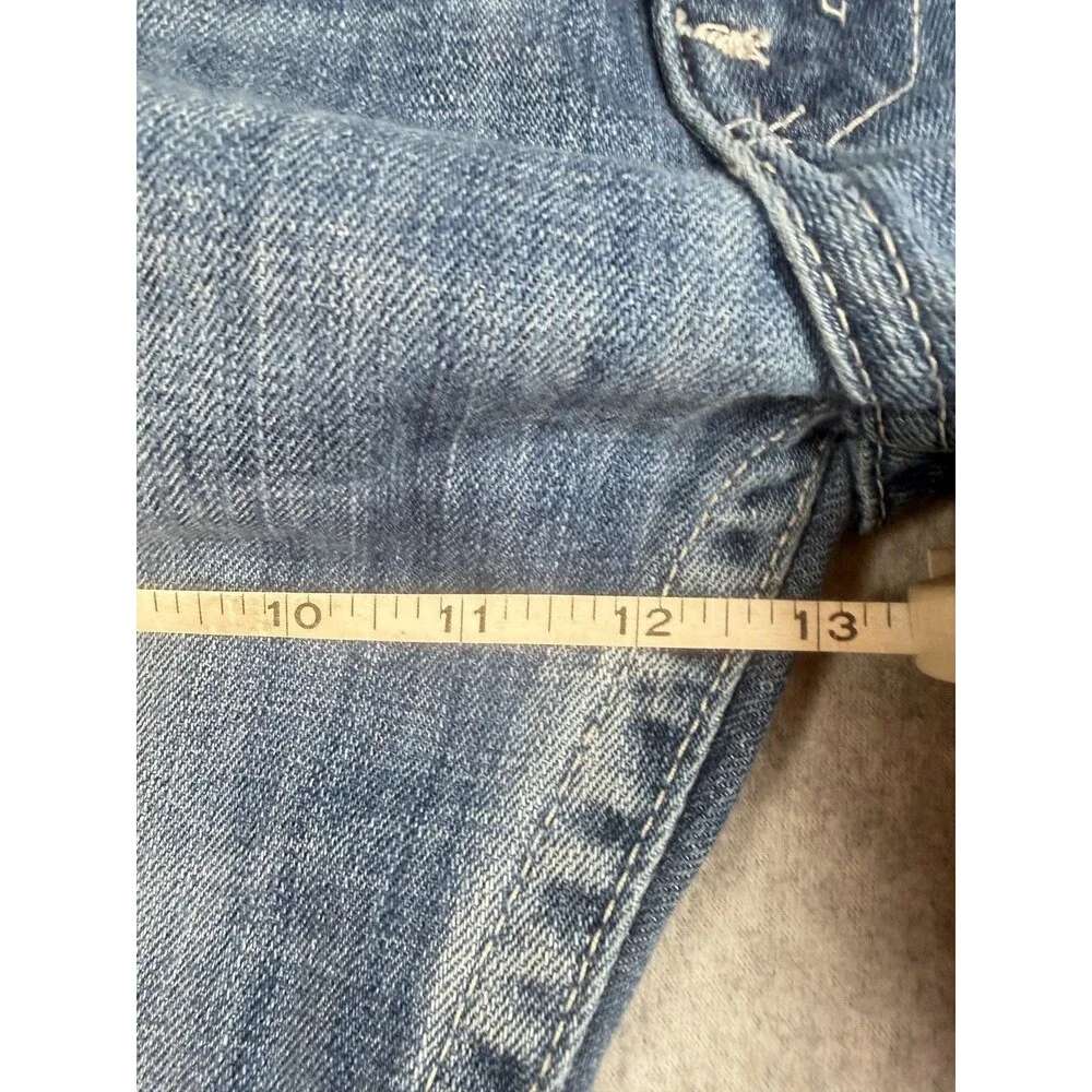 True Religion step out
